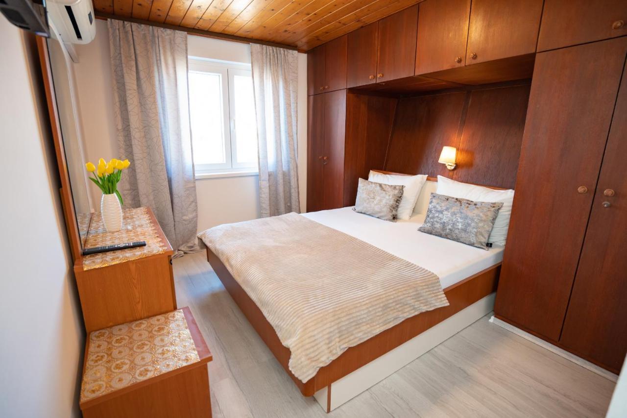 Rooms Magnolia With Pool Novalja Luaran gambar
