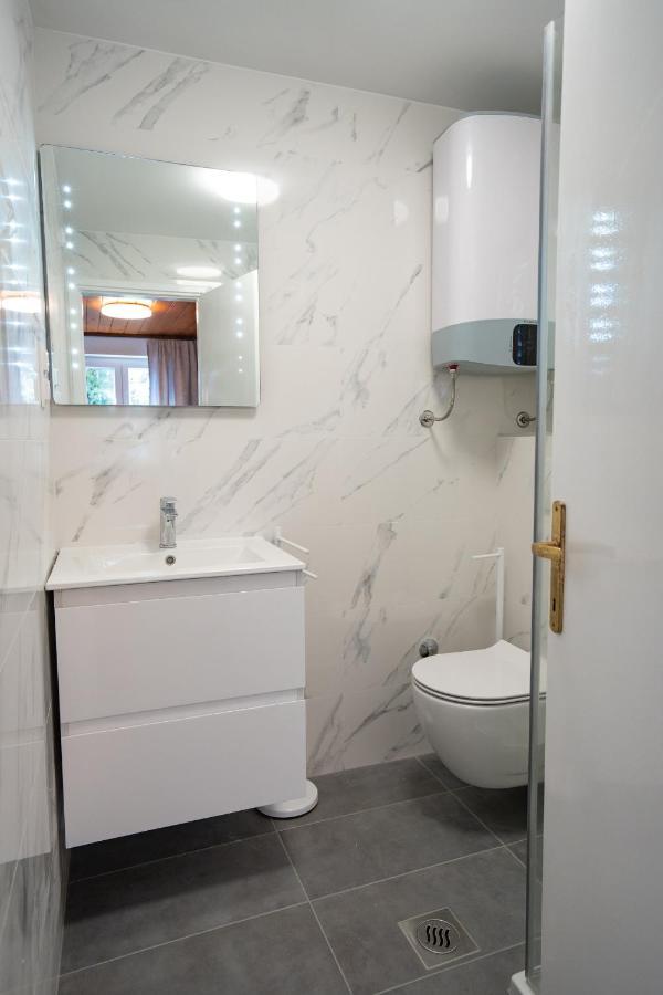 Rooms Magnolia With Pool Novalja Luaran gambar