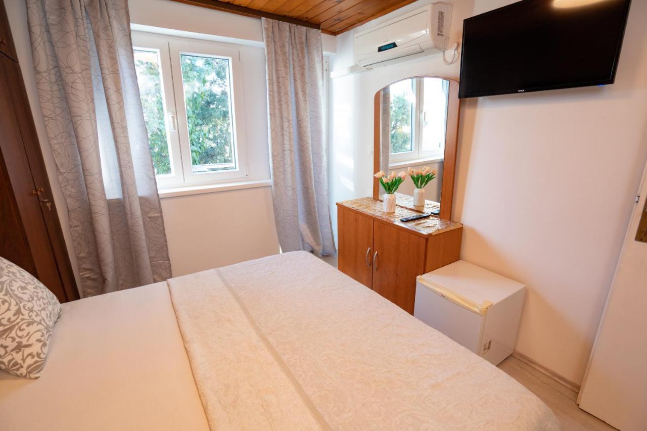 Rooms Magnolia With Pool Novalja Luaran gambar