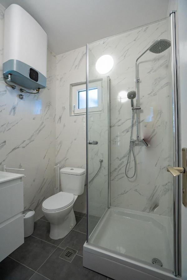 Rooms Magnolia With Pool Novalja Luaran gambar