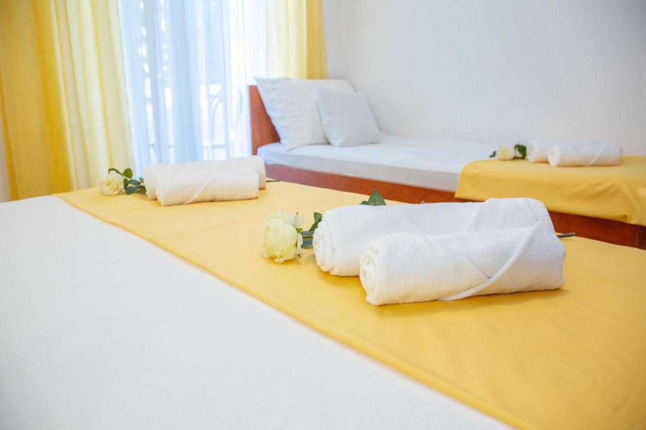 Rooms Magnolia With Pool Novalja Luaran gambar