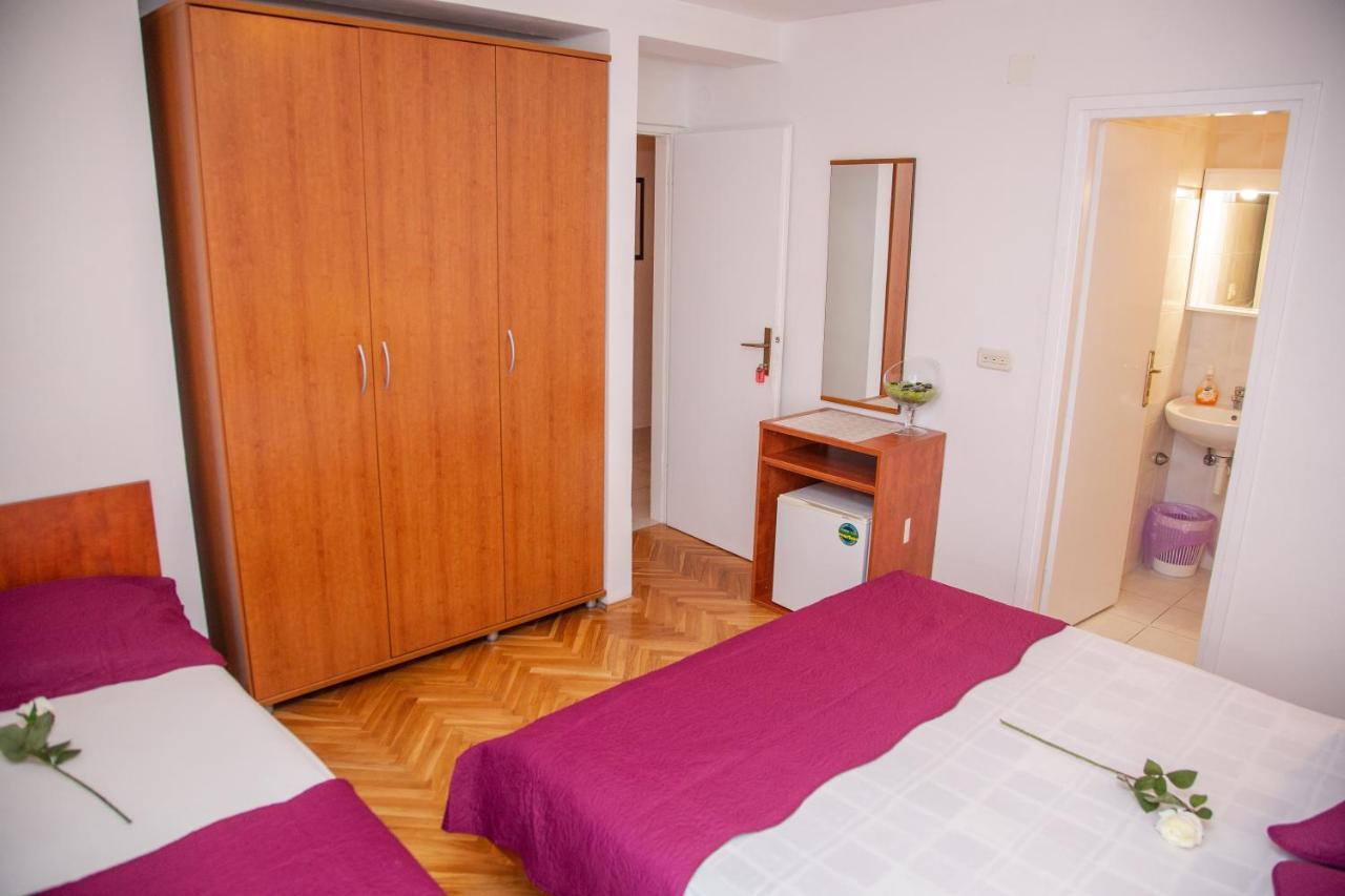 Rooms Magnolia With Pool Novalja Luaran gambar